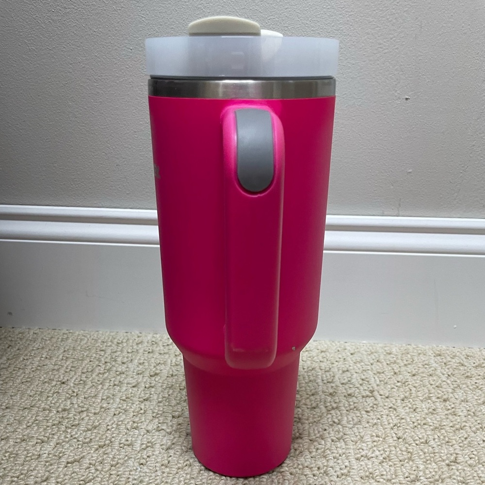 Stanley Cup 40 oz Hot Pink Travel - Picture 2 of 10